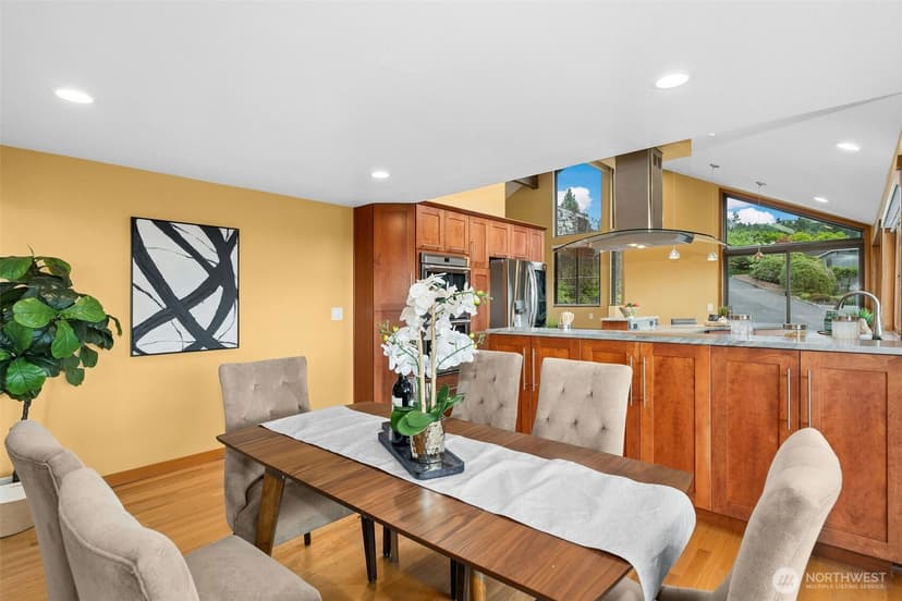 Property photo for 4730 154th Place SE, Bellevue photo 10