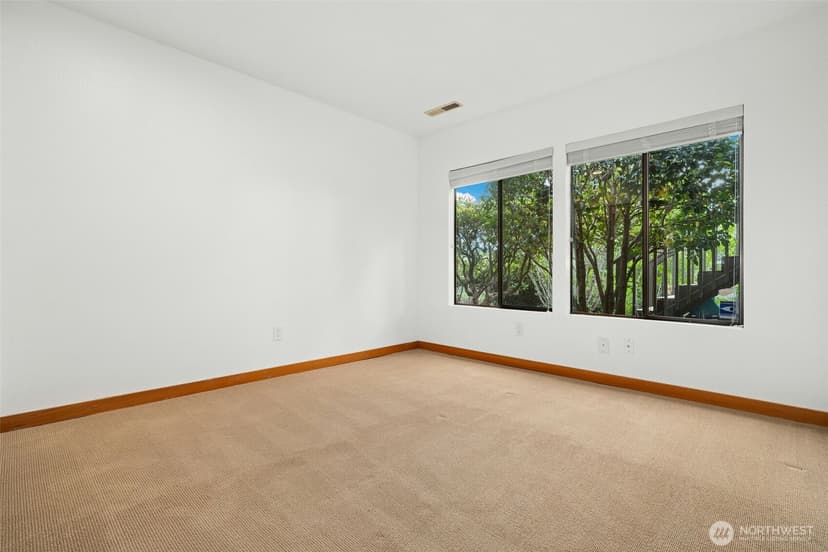 Property photo for 4730 154th Place SE, Bellevue photo 26