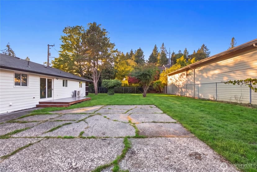Property photo for 638 S 160th Street, Burien photo 27