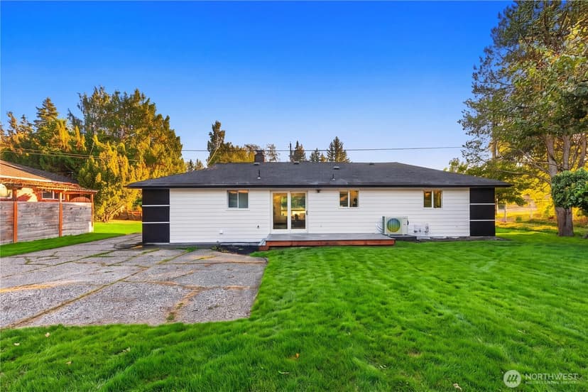 Property photo for 638 S 160th Street, Burien photo 26