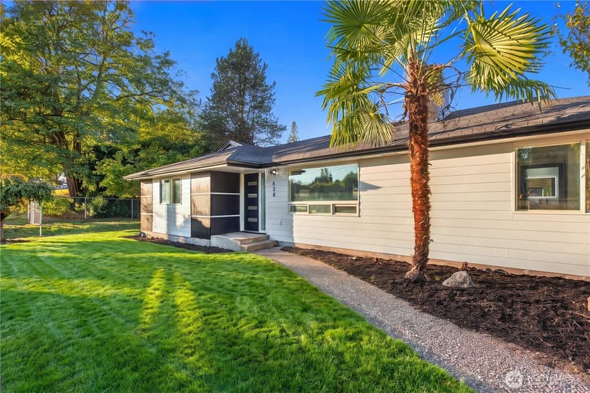 Property photo for 638 S 160th Street, Burien photo 2