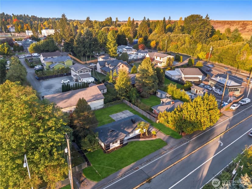 Property photo for 638 S 160th Street, Burien photo 32