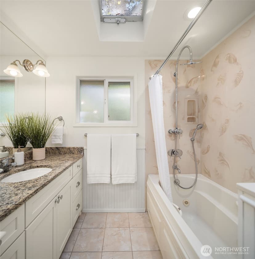 Property photo for 16616 212th Avenue NE, Woodinville photo 17