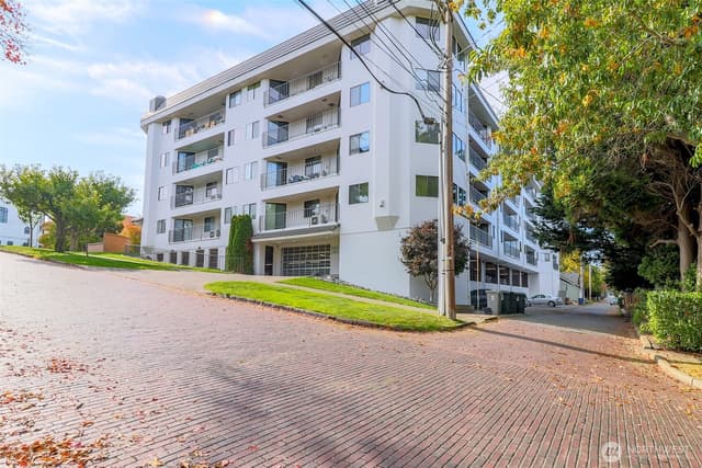 Property photo for 909 N I Street #202, Tacoma photo 2