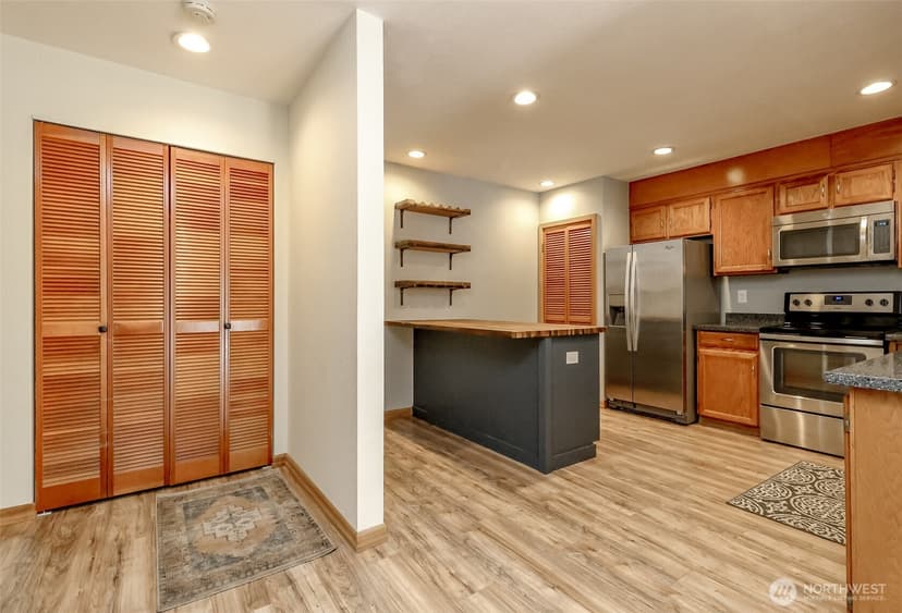 Property photo for 909 N I Street #202, Tacoma photo 5