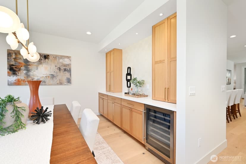 Property photo for 5620 6th Ave NW, Seattle photo 11