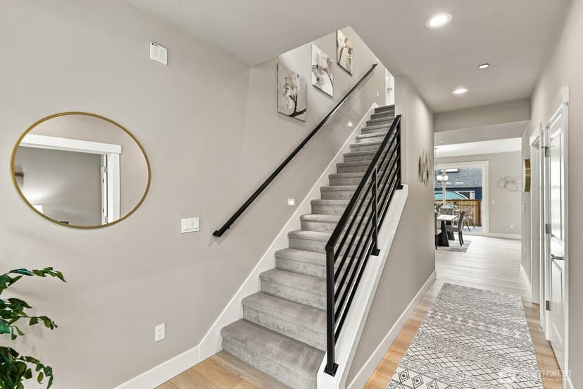 Property photo for 18554 Stone Avenue N, Shoreline photo 5