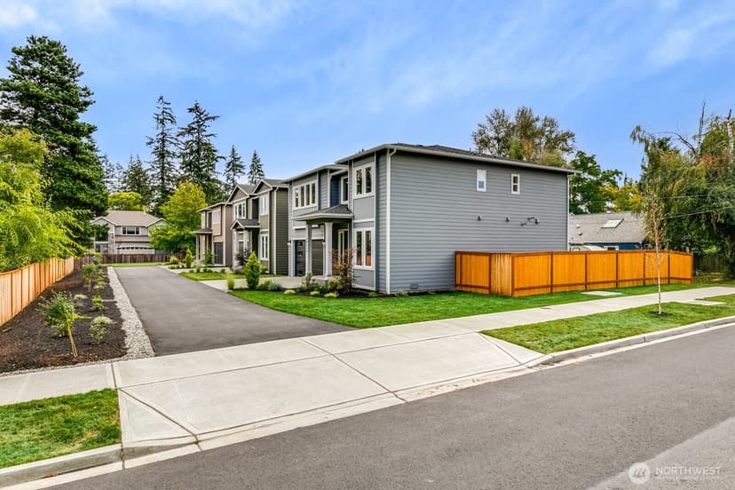Property photo for 18554 Stone Avenue N, Shoreline photo 2