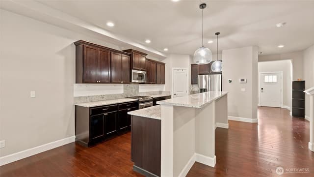 Property photo for 6706 Elaine Avenue SE, Auburn photo 5