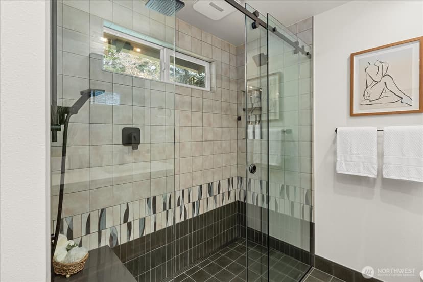Property photo for 10728 NE 196th Street, Bothell photo 13