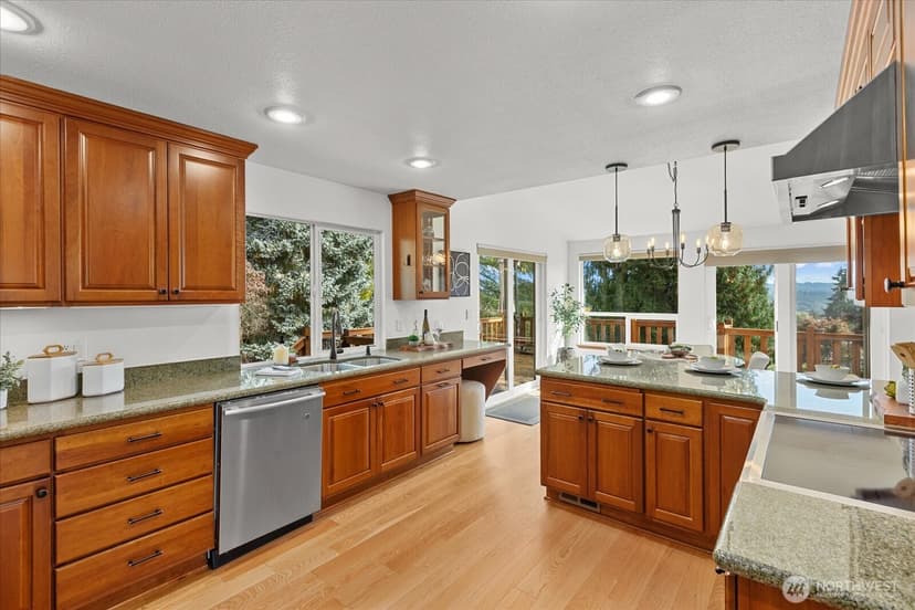Property photo for 10728 NE 196th Street, Bothell photo 10