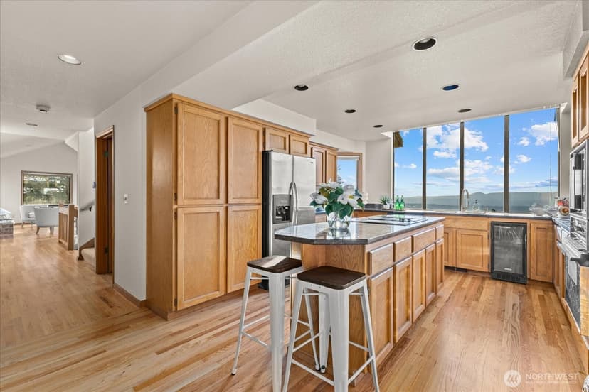 Property photo for 5530 143rd Avenue SE, Bellevue photo 11