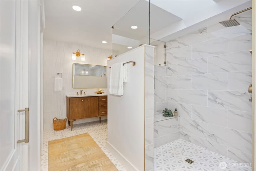 Property photo for 15194 Sunrise Drive NE, Bainbridge Island photo 38