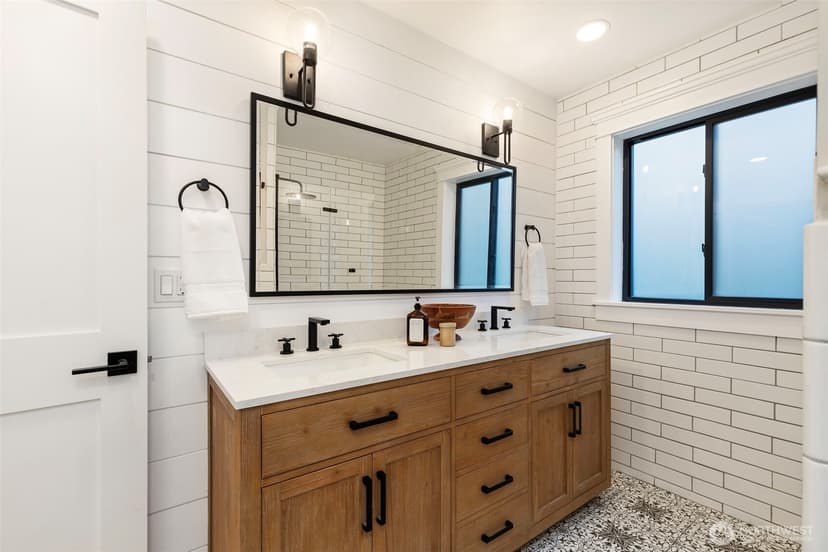 Property photo for 15194 Sunrise Drive NE, Bainbridge Island photo 44