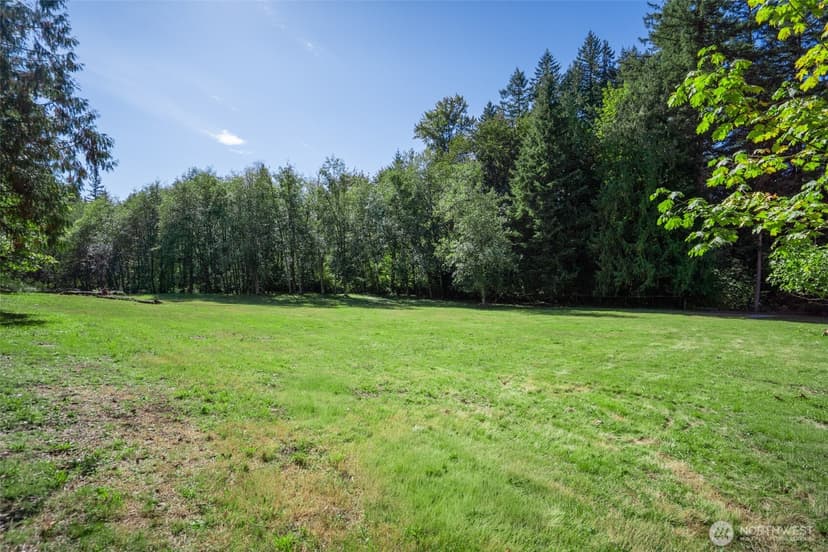 Property photo for 253 XX 200th St SE, Maple Valley photo 2