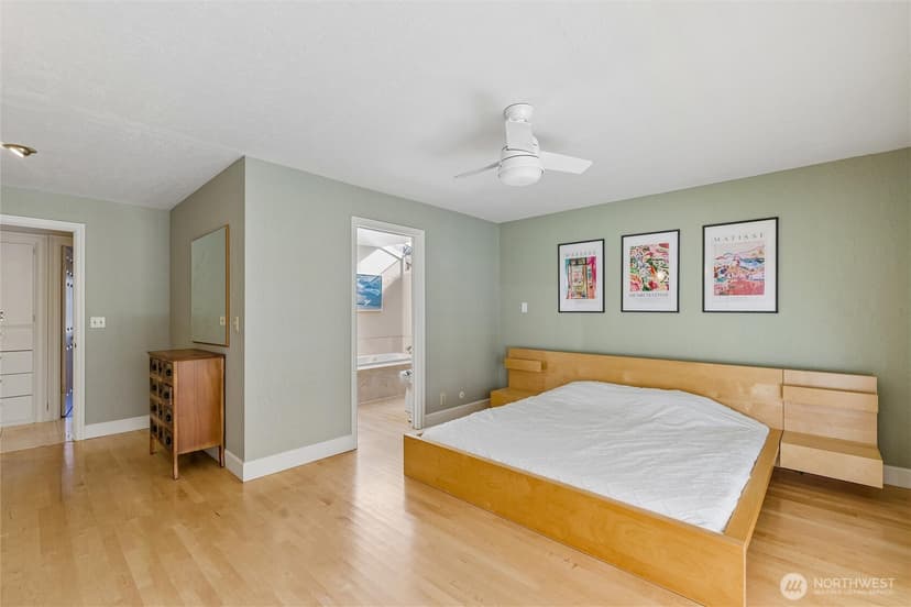 Property photo for 201 171st Place NE, Bellevue photo 13