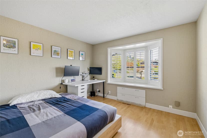 Property photo for 201 171st Place NE, Bellevue photo 16