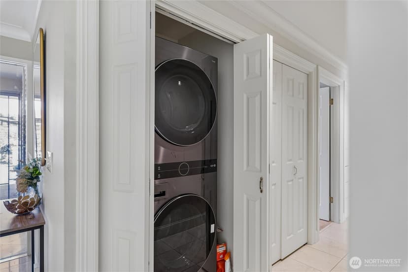 Property photo for 201 171st Place NE, Bellevue photo 10