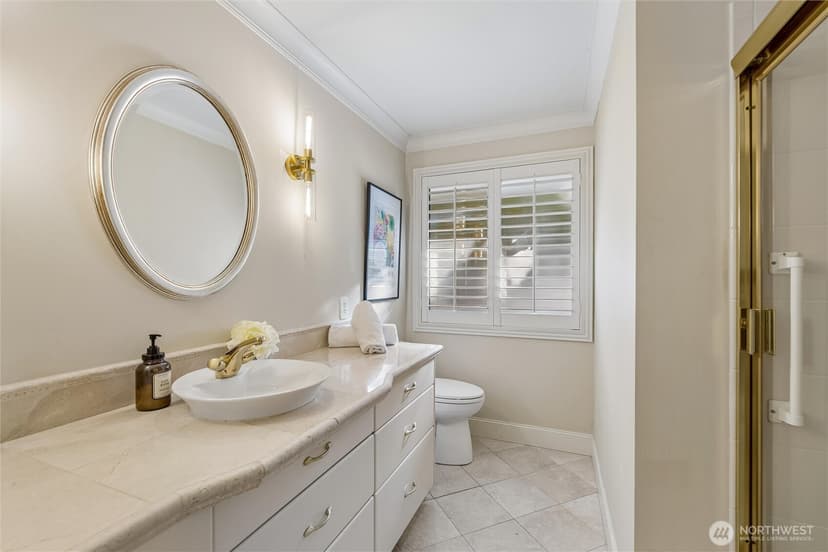 Property photo for 201 171st Place NE, Bellevue photo 11