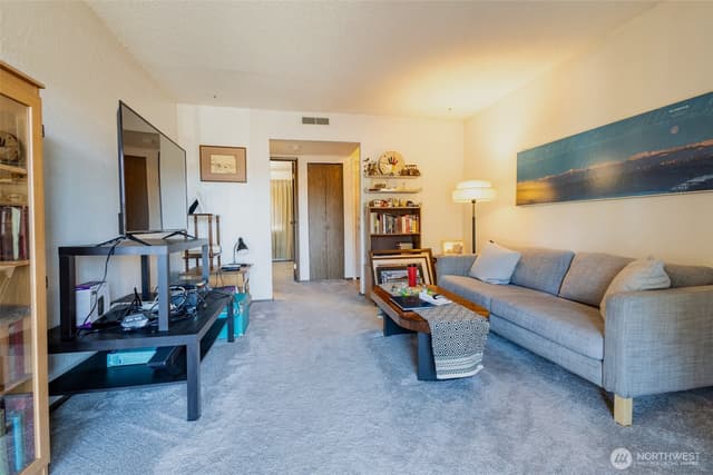 Property photo for 14518 127th Avenue NE #W74, Kirkland photo 2