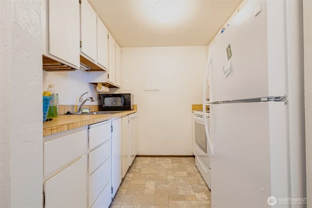 Property photo for 14518 127th Avenue NE #W74, Kirkland photo 4
