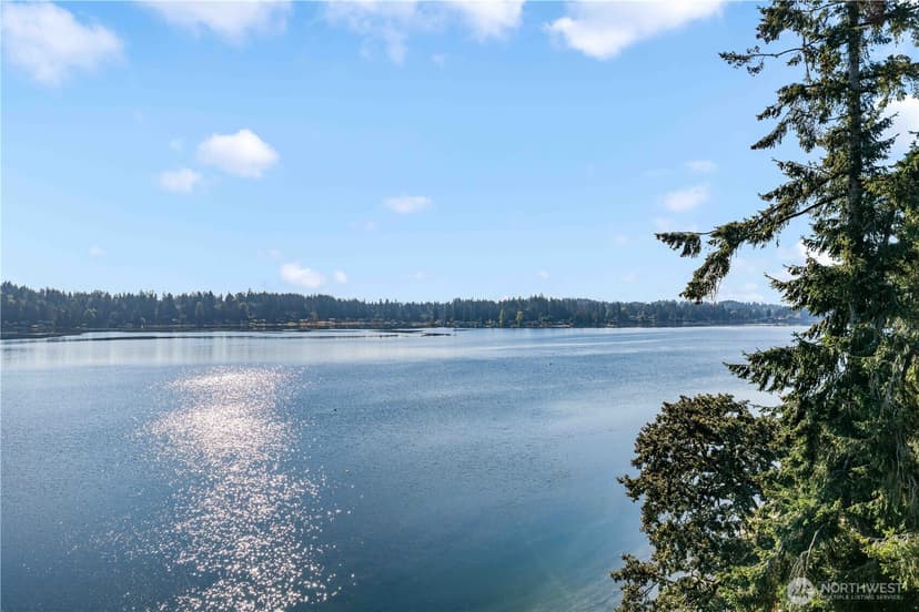 Property photo for 3773 Erlands Point Road NW, Bremerton photo 4