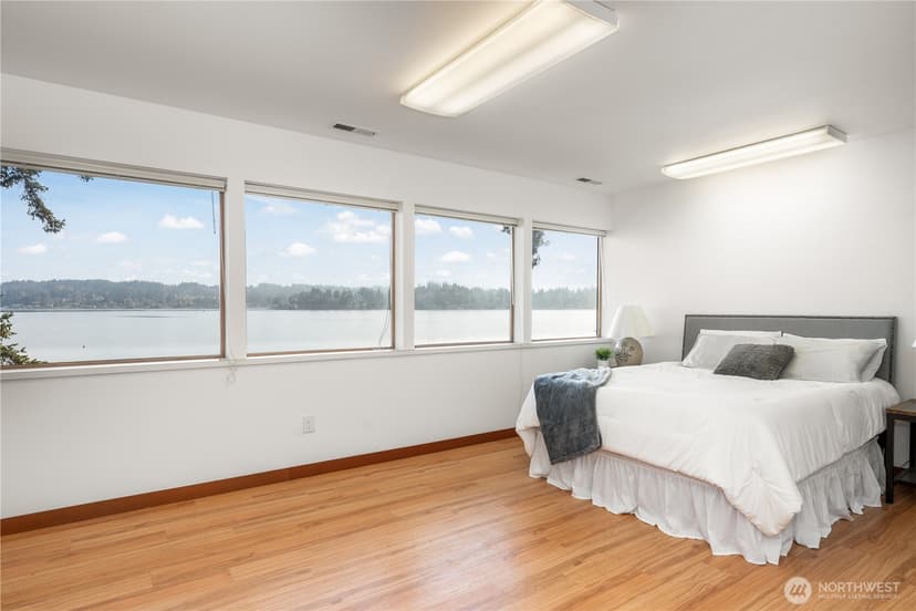 Property photo for 3773 Erlands Point Road NW, Bremerton photo 28