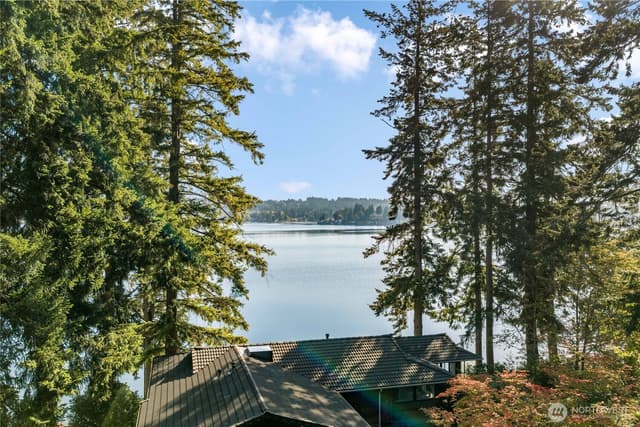 Property photo for 3773 Erlands Point Road NW, Bremerton photo 5