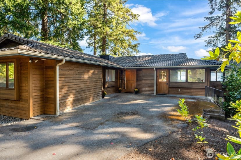 Property photo for 3773 Erlands Point Road NW, Bremerton photo 9