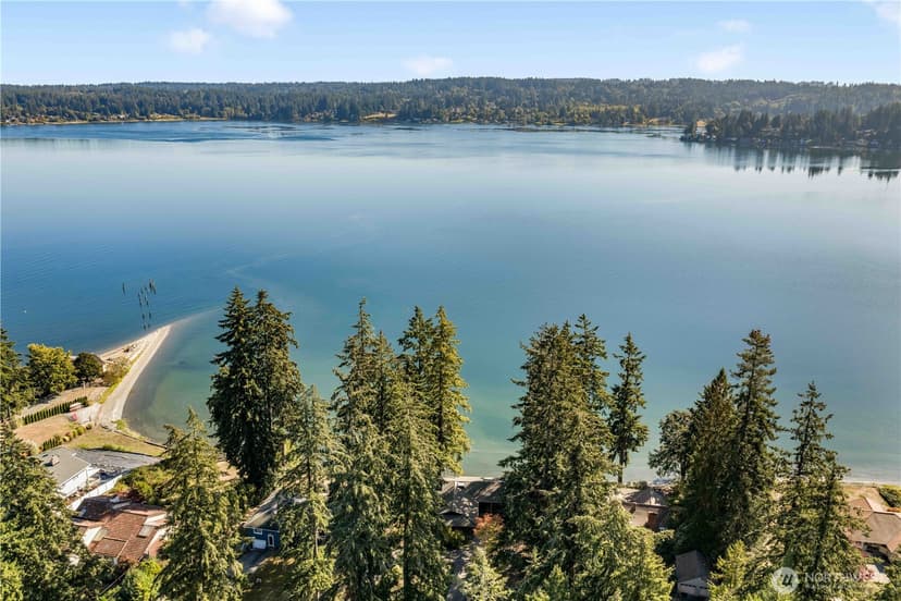 Property photo for 3773 Erlands Point Road NW, Bremerton photo 8