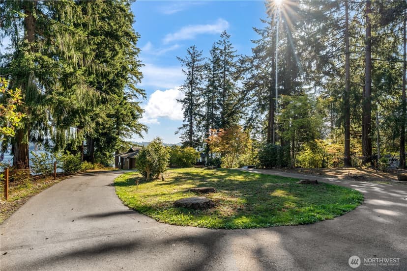 Property photo for 3773 Erlands Point Road NW, Bremerton photo 16