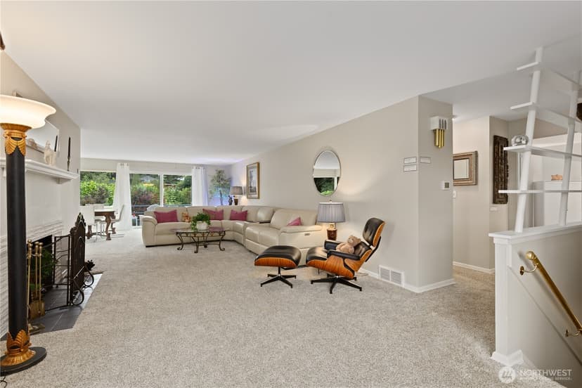 Property photo for 707 W Bertona Street, Seattle photo 9