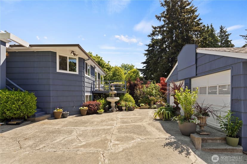 Property photo for 707 W Bertona Street, Seattle photo 32