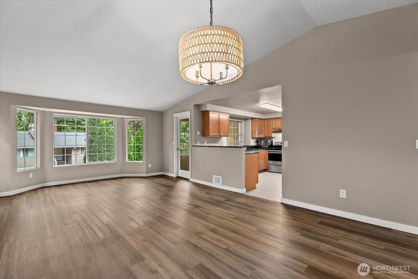 Property photo for 10009 NE 120th Lane #B301, Kirkland photo 4