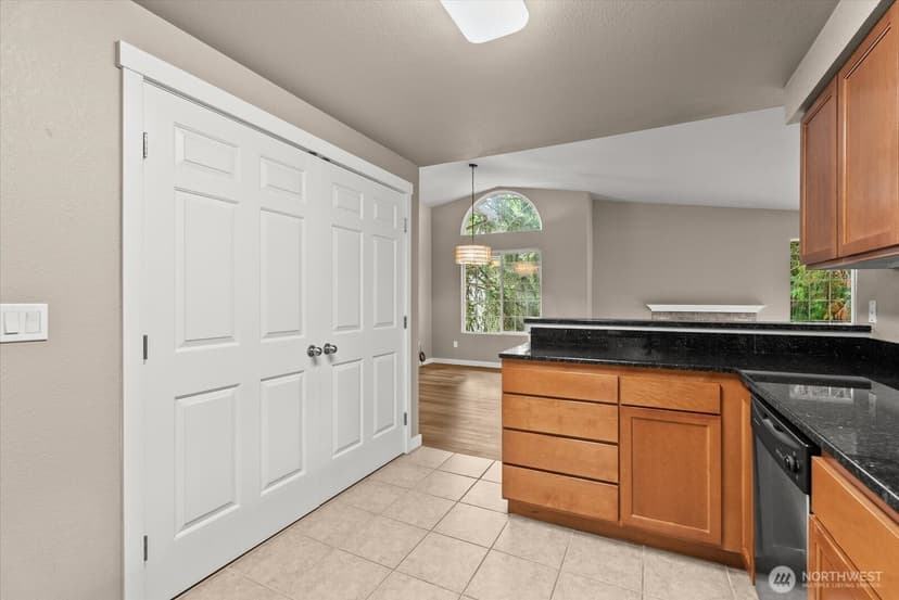 Property photo for 10009 NE 120th Lane #B301, Kirkland photo 11