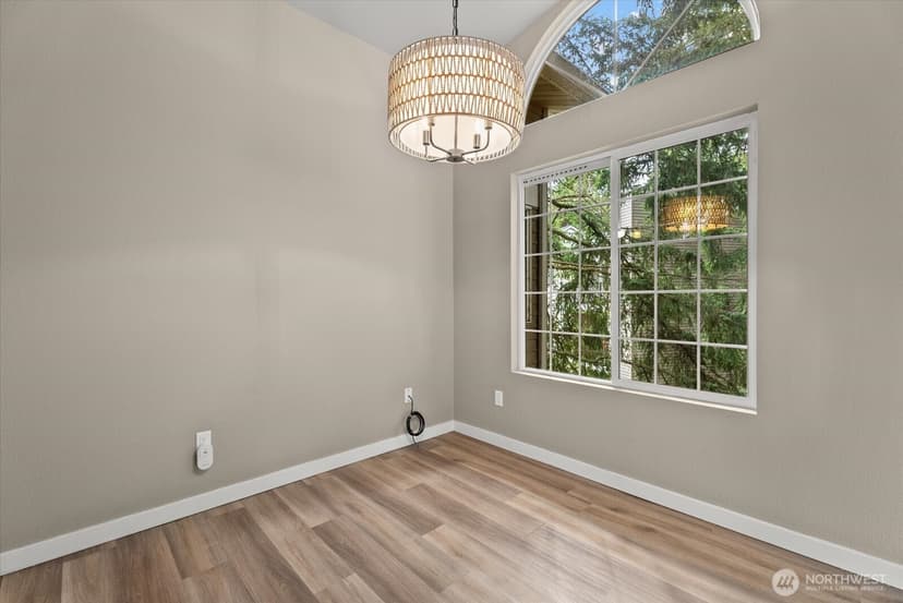 Property photo for 10009 NE 120th Lane #B301, Kirkland photo 5