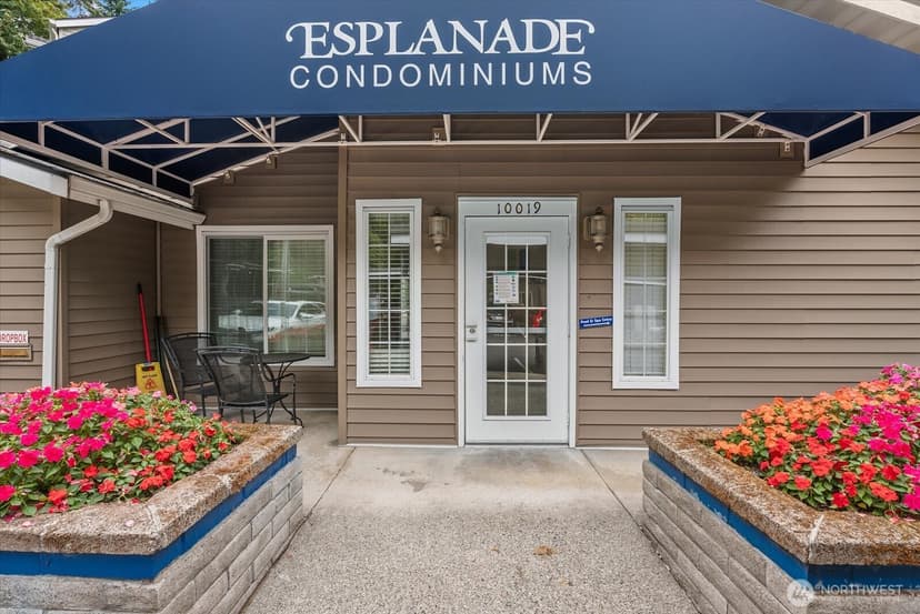 Property photo for 10009 NE 120th Lane #B301, Kirkland photo 30