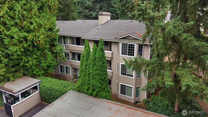 Property photo for 10009 NE 120th Lane #B301, Kirkland photo 25