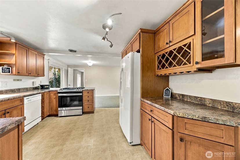 Property photo for 1805 204th Place SW, Lynnwood photo 6
