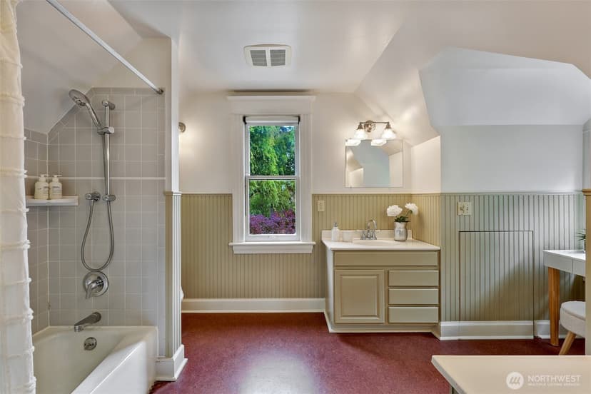 Property photo for 532 29th Avenue, Seattle photo 32