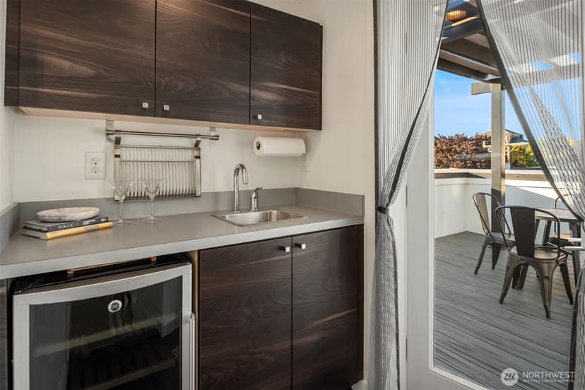 Property photo for 1140 10th Avenue E #B, Seattle photo 19