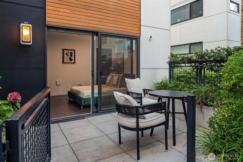 Property photo for 1140 10th Avenue E #B, Seattle photo 24
