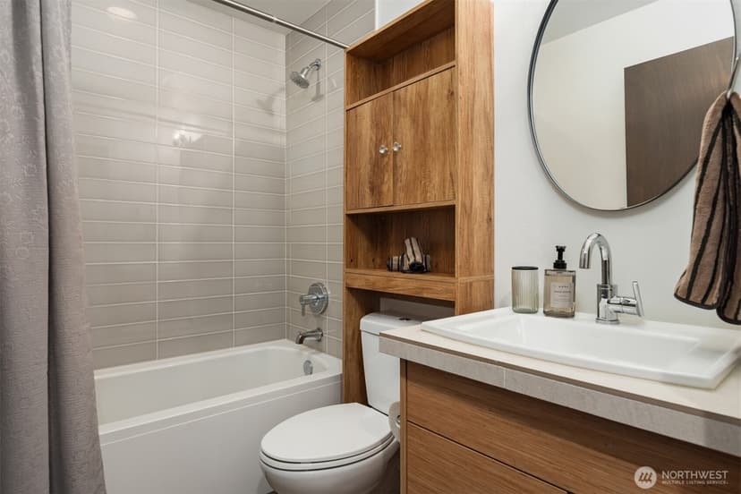Property photo for 1140 10th Avenue E #B, Seattle photo 22