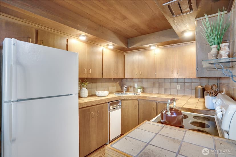 Property photo for 405 N Stadium Way, Tacoma photo 14