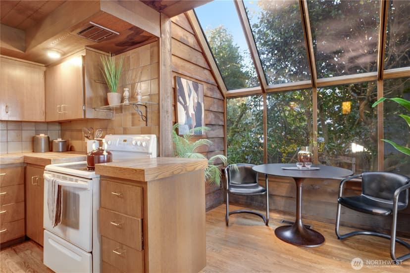 Property photo for 405 N Stadium Way, Tacoma photo 13