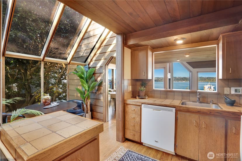 Property photo for 405 N Stadium Way, Tacoma photo 12
