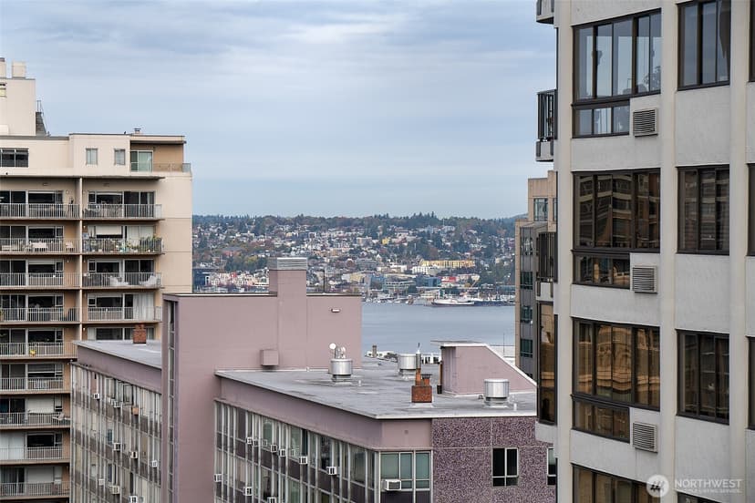 Property photo for 1105 Spring Street #1304, Seattle photo 2