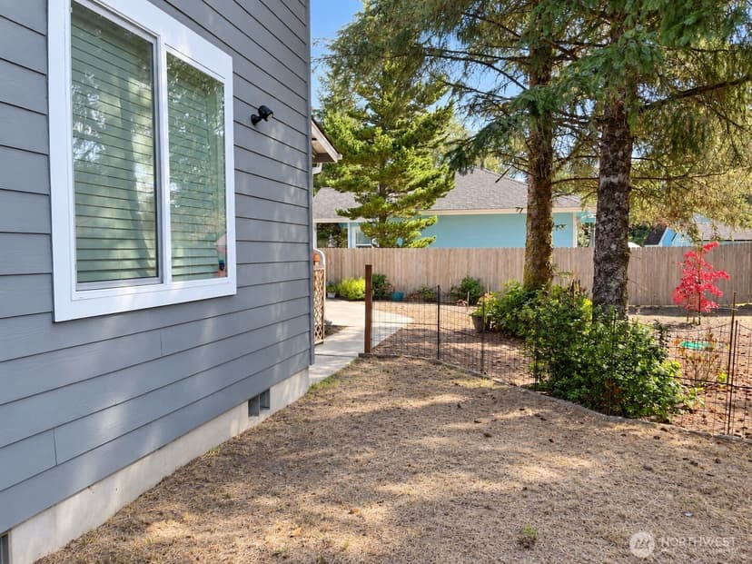 Property photo for 341 Redwood Court SE, Ocean Shores photo 25