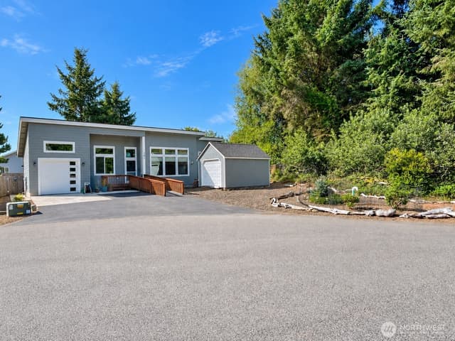 Property photo for 341 Redwood Court SE, Ocean Shores photo 3