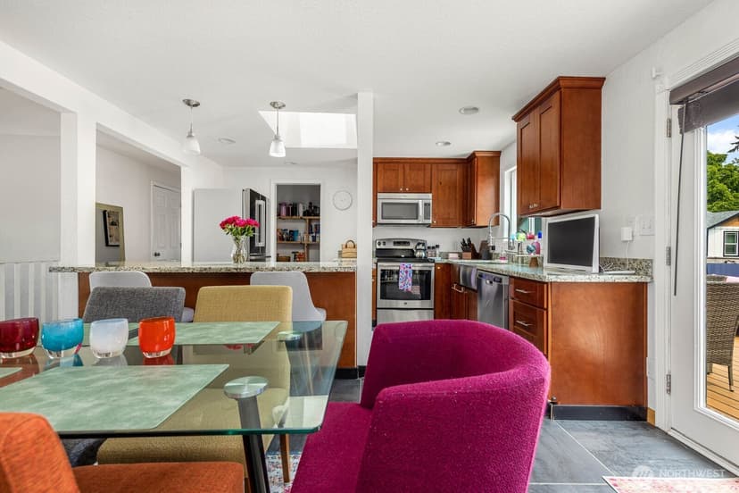 Property photo for 10038 59th Avenue, Seattle photo 15